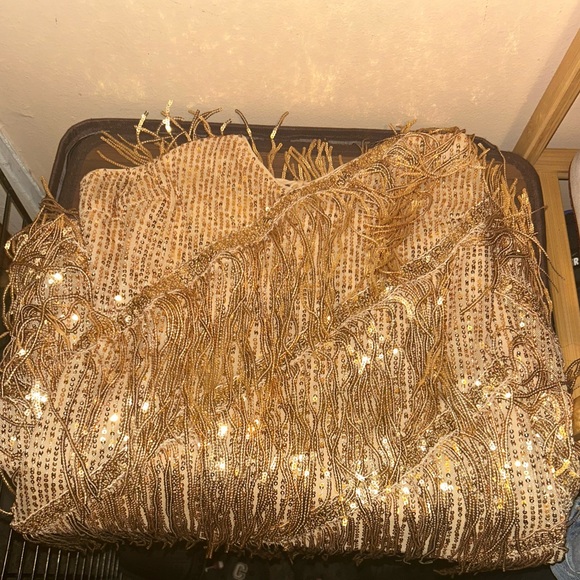 Gold dress - Picture 5 of 5